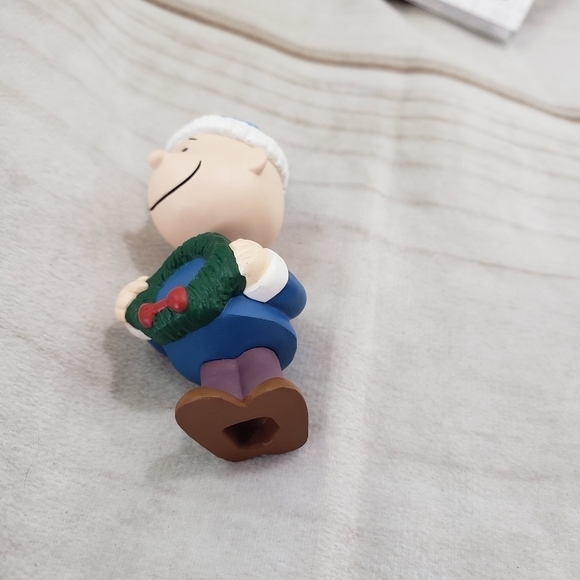 Hallmark Peanuts Charlie Brown A Snoopy Christmas Ornament Bob Siedler 1999 Box - Picture 3 of 10